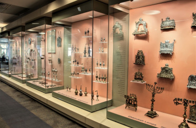 Uveeler Collection